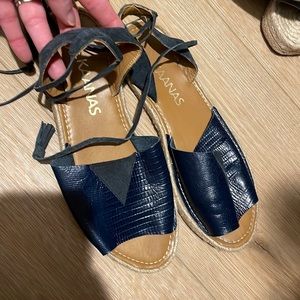 Kaanas sandals (navy)